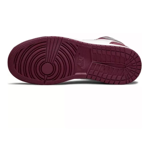 Jordan 1 Retro High OG "Bordeaux/Metallic Silver/White" - Picture 8 of 10